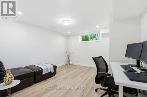 72 Maricona Way Ottawa ON K2T 1H3