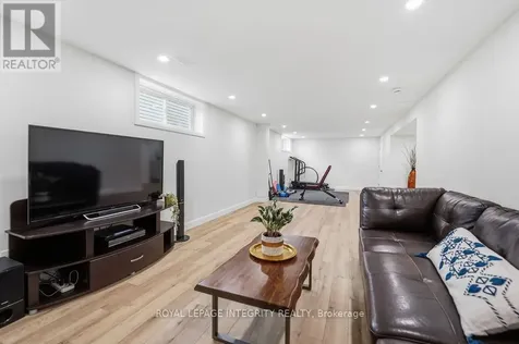 72 Maricona Way Ottawa ON K2T 1H3