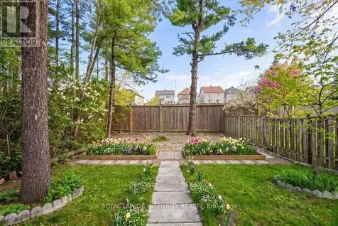 72 Maricona Way Ottawa ON K2T 1H3