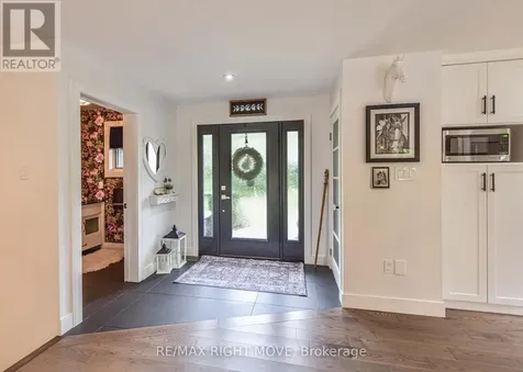 1220 Birchcliffe Crescent Severn ON L3V 0W1
