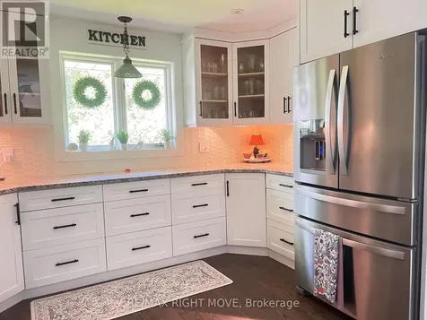 1220 Birchcliffe Crescent Severn ON L3V 0W1