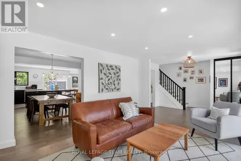 15 Markham Avenue Ottawa ON K2G 3Z1