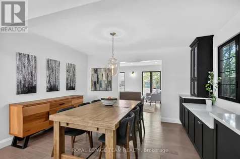 15 Markham Avenue Ottawa ON K2G 3Z1