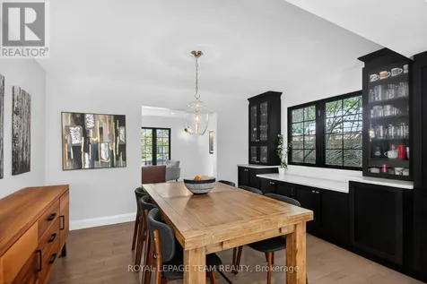 15 Markham Avenue Ottawa ON K2G 3Z1