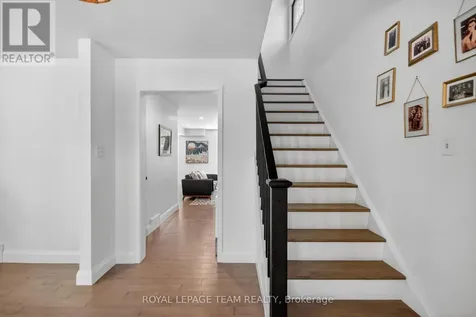 15 Markham Avenue Ottawa ON K2G 3Z1