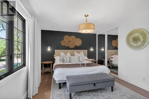 15 Markham Avenue Ottawa ON K2G 3Z1