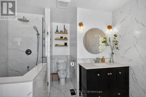 15 Markham Avenue Ottawa ON K2G 3Z1