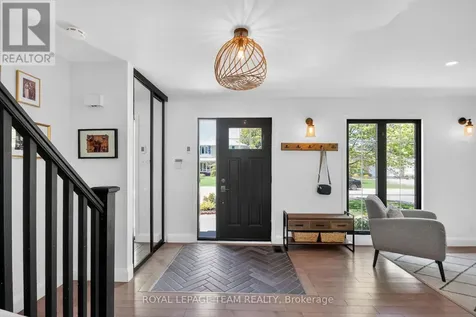 15 Markham Avenue Ottawa ON K2G 3Z1