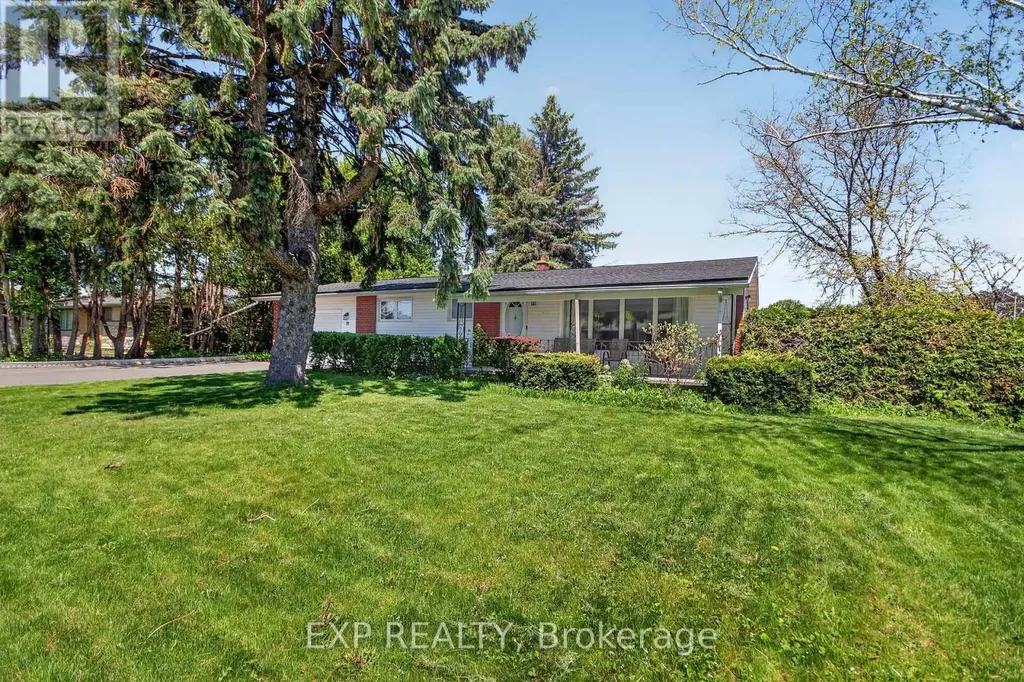 31 Barlyn Avenue Ottawa ON K2E 5E2