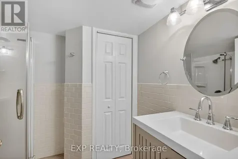 31 Barlyn Avenue Ottawa ON K2E 5E2
