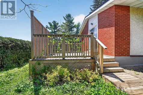 31 Barlyn Avenue Ottawa ON K2E 5E2