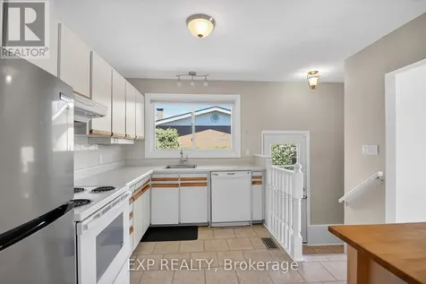 31 Barlyn Avenue Ottawa ON K2E 5E2