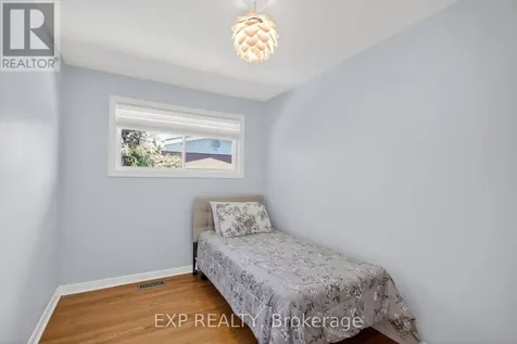 31 Barlyn Avenue Ottawa ON K2E 5E2