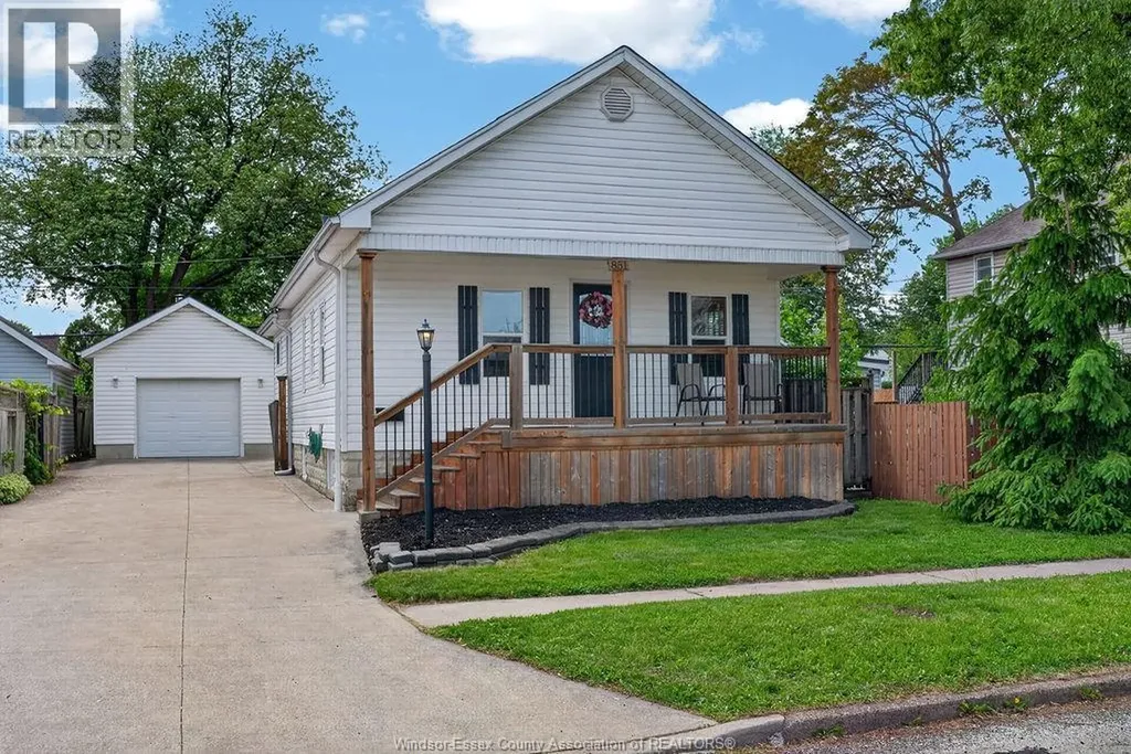 851 Ellrose Avenue Windsor ON N8Y 3W6