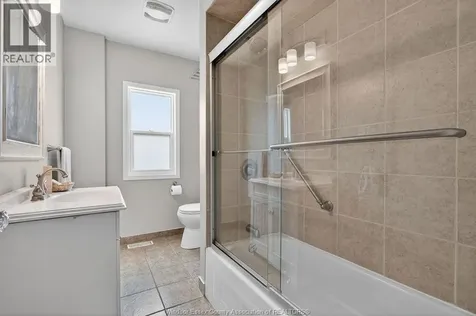 851 Ellrose Avenue Windsor ON N8Y 3W6