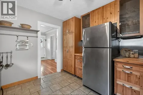 851 Ellrose Avenue Windsor ON N8Y 3W6