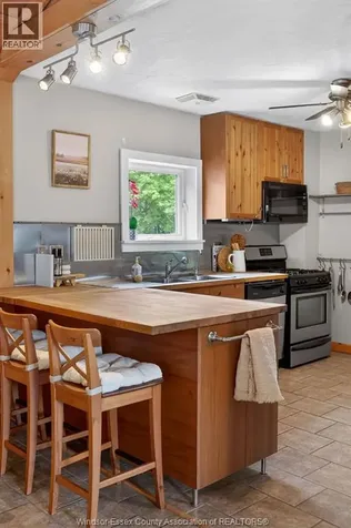 851 Ellrose Avenue Windsor ON N8Y 3W6