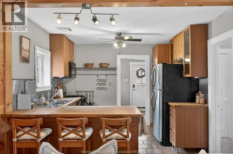 851 Ellrose Avenue Windsor ON N8Y 3W6