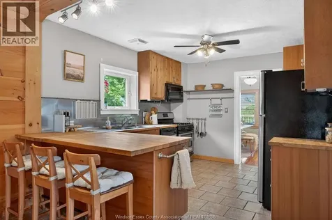 851 Ellrose Avenue Windsor ON N8Y 3W6