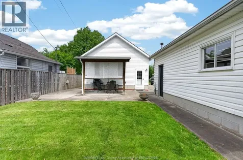 851 Ellrose Avenue Windsor ON N8Y 3W6