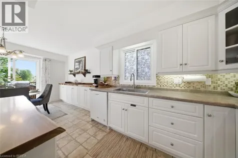 18 Bricker Court Brantford ON N3T 6R7
