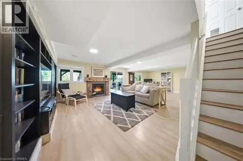 18 Bricker Court Brantford ON N3T 6R7