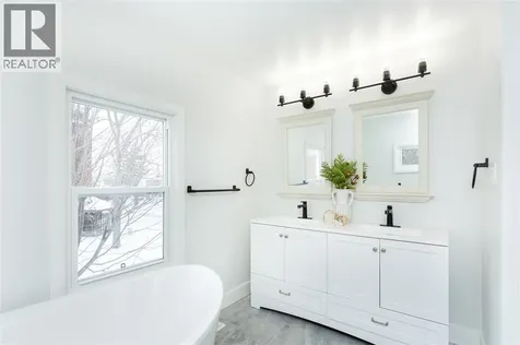 401 Devine Street Sarnia ON N7T 1V6