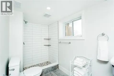401 Devine Street Sarnia ON N7T 1V6