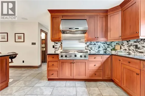11 Maple Hill Drive Kitchener ON N2M 2R7