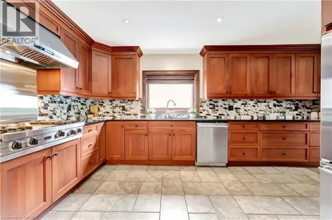 11 Maple Hill Drive Kitchener ON N2M 2R7