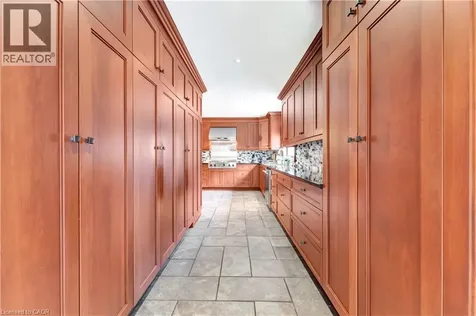 11 Maple Hill Drive Kitchener ON N2M 2R7
