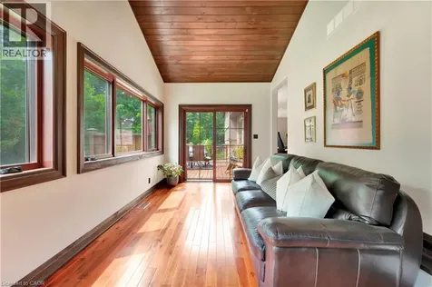 11 Maple Hill Drive Kitchener ON N2M 2R7