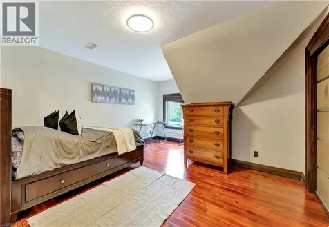 11 Maple Hill Drive Kitchener ON N2M 2R7