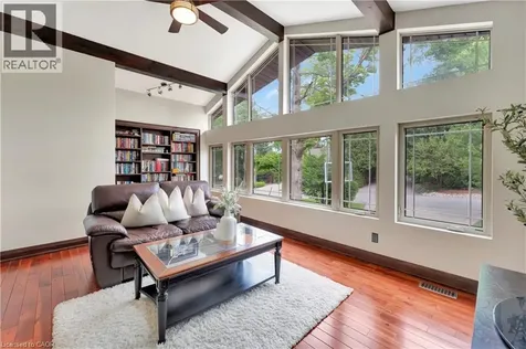 11 Maple Hill Drive Kitchener ON N2M 2R7
