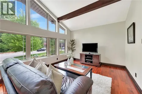11 Maple Hill Drive Kitchener ON N2M 2R7