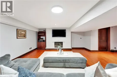 11 Maple Hill Drive Kitchener ON N2M 2R7