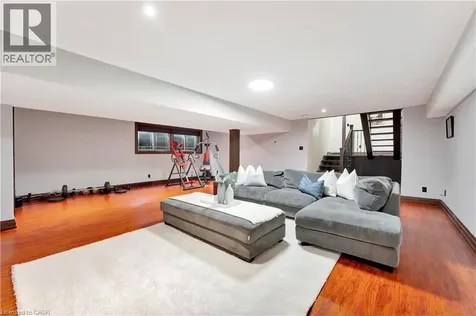 11 Maple Hill Drive Kitchener ON N2M 2R7