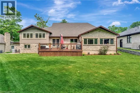 11 Maple Hill Drive Kitchener ON N2M 2R7