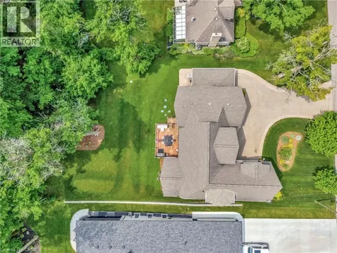 11 Maple Hill Drive Kitchener ON N2M 2R7