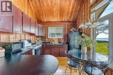 377 Lakewood Drive Amherstburg ON N9V 2Y8