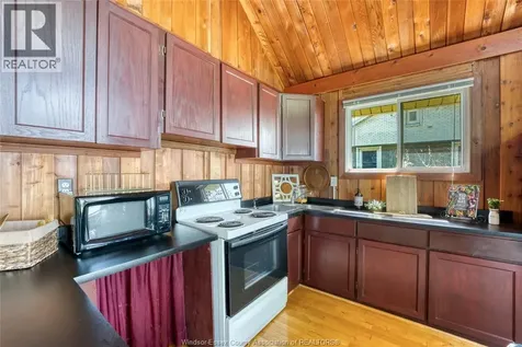 377 Lakewood Drive Amherstburg ON N9V 2Y8