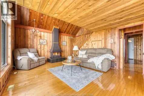 377 Lakewood Drive Amherstburg ON N9V 2Y8
