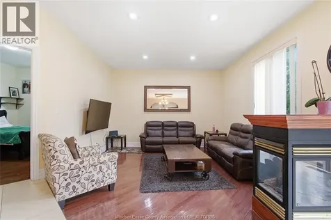769 Massimo Crescent Windsor ON N9G 3C7