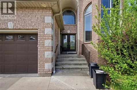 769 Massimo Crescent Windsor ON N9G 3C7