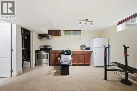 769 Massimo Crescent Windsor ON N9G 3C7