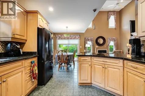1239 Radcliff Windsor ON N8P 1P2