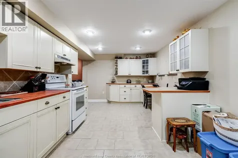 1239 Radcliff Windsor ON N8P 1P2
