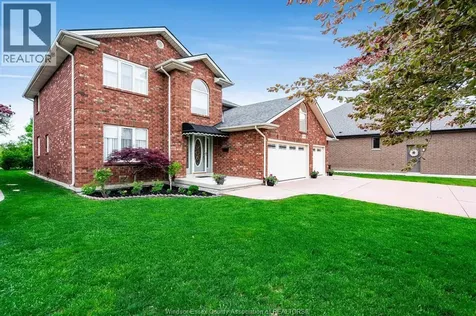 1239 Radcliff Windsor ON N8P 1P2