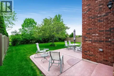 1239 Radcliff Windsor ON N8P 1P2