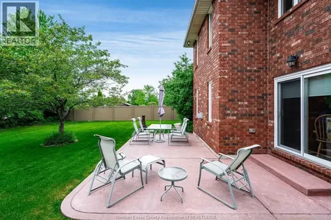1239 Radcliff Windsor ON N8P 1P2